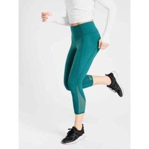 Athleta SuperSonic Billard Teal Lightning Capri‎ Leggings